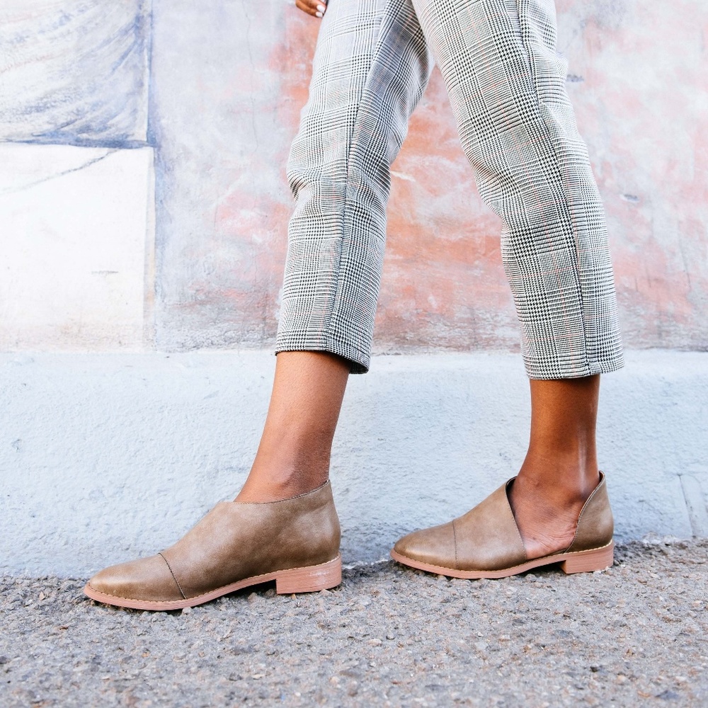Mi.iM ‘Freya’ Flats in Khaki - Picture 2 of 5